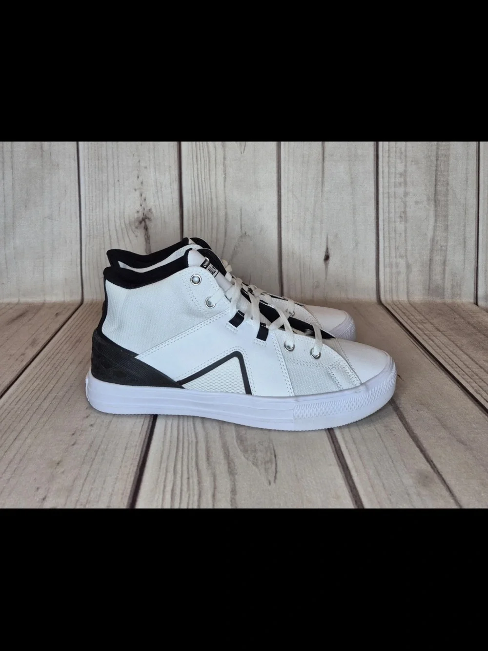Converse CTAS Men's Size 12/Women’s Sz 14 Flux Ultra Mid White Black Shoes NWOB
